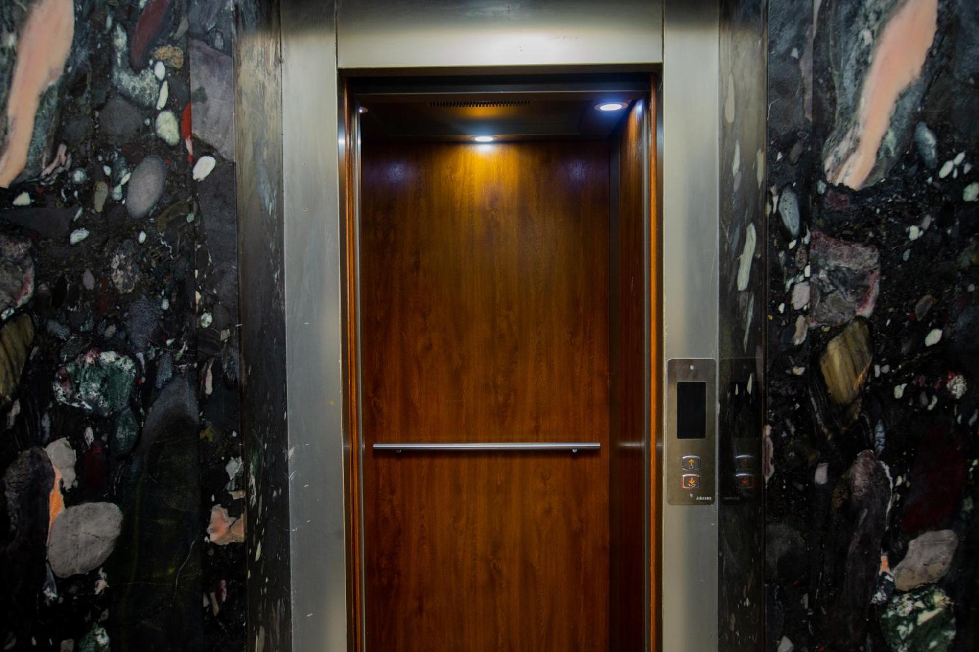 The Park Avenue Hotel - Business Class Hotel Near Central Railway Station Chennai Periyamet Екстериор снимка